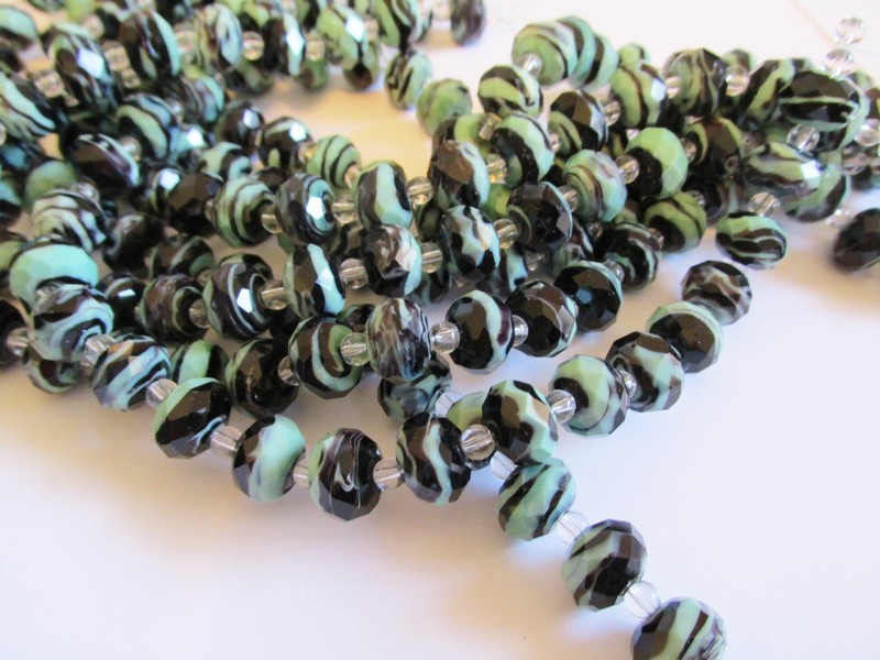 (image for) Green and black glass faceted beads #TU-1392-14